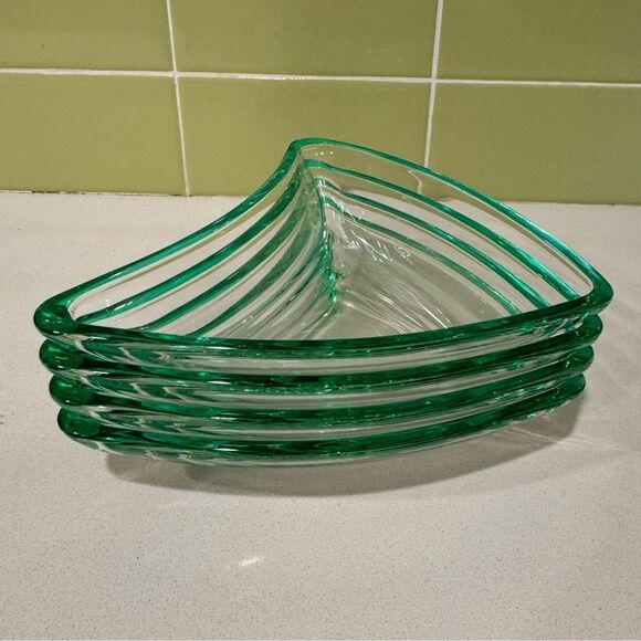 Green Flashed Edge Boomerang Glass Dishes - Set of 4 - Picture 6 of 9